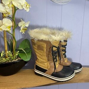 Sorel Toffino youth Black and Tan Winter Boots